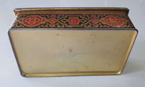 Vintage USE DEAL HANDKERCHIEFS tin