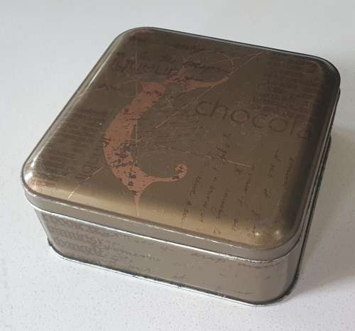 Liqueur chocolate tin as per photos