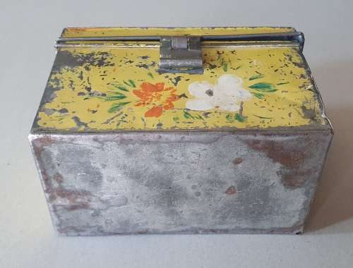Vintage tin as per photos
