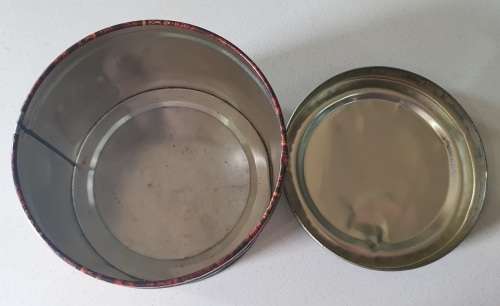 Dented KAJOOR tin as per photos