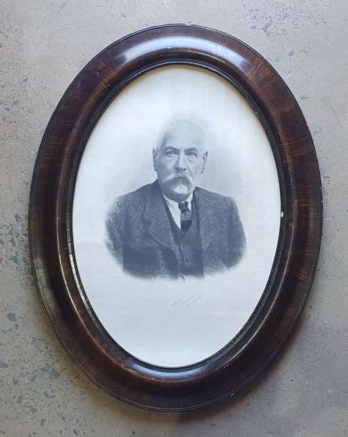 Vintage wooden frame with photo as per photos
