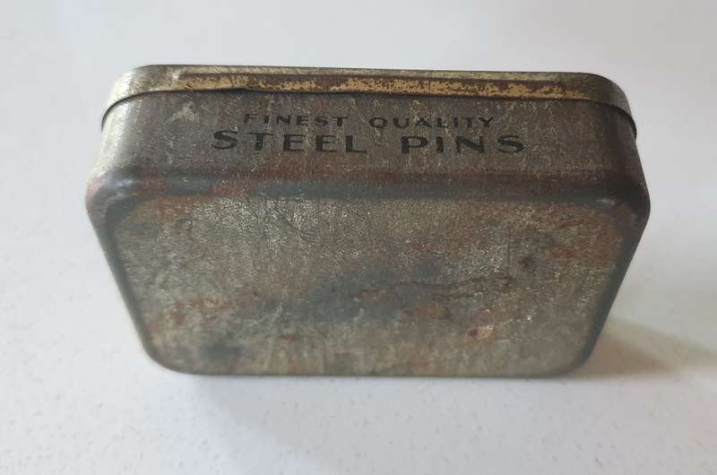 Steel pins tin as per photos