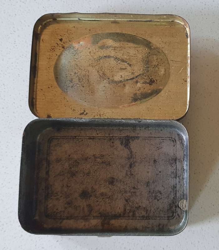 Steel pins tin as per photos