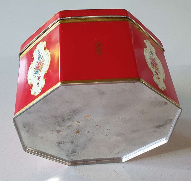 Unique tin as per photos