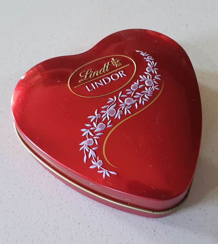 Lindt LINDOR tin as per photos