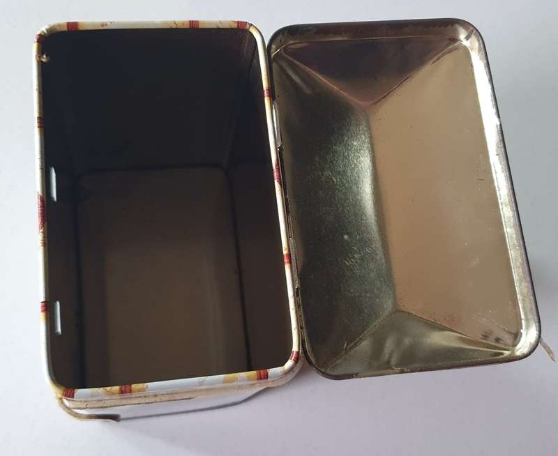 THE BAKERY SHOPPE tin as per photos