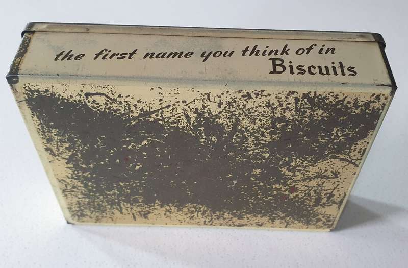 Vintage HUNTLEY & PALMERS tin as per photos