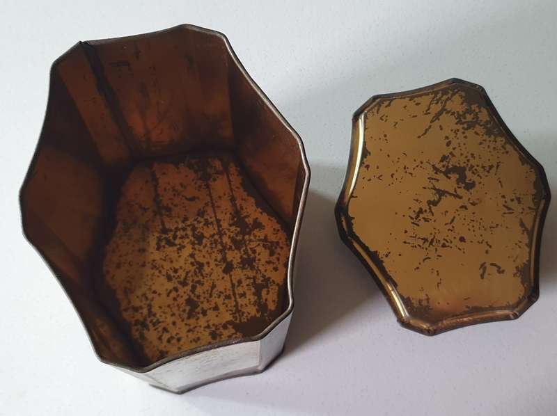 Vintage tin as per photos