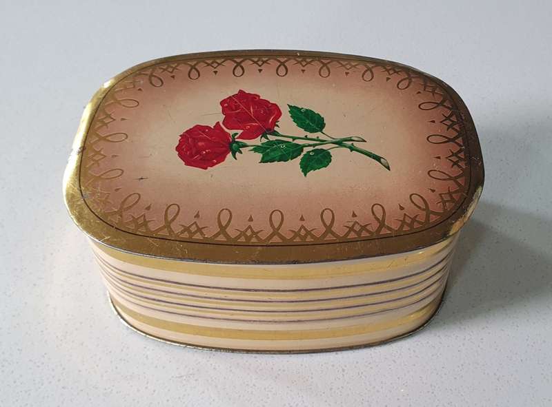 Vintage tin as per photos