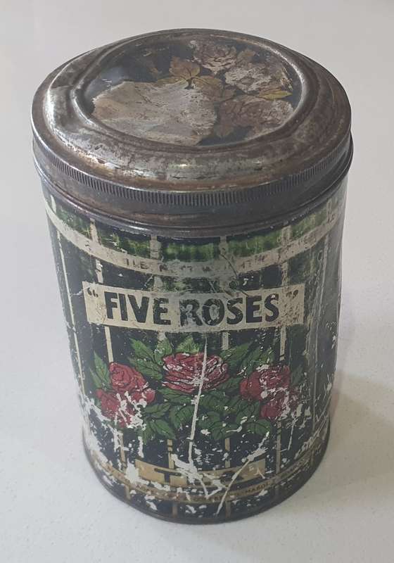 Five roses tin as per photos