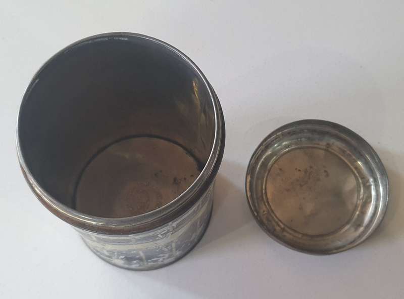 Five roses tin as per photos