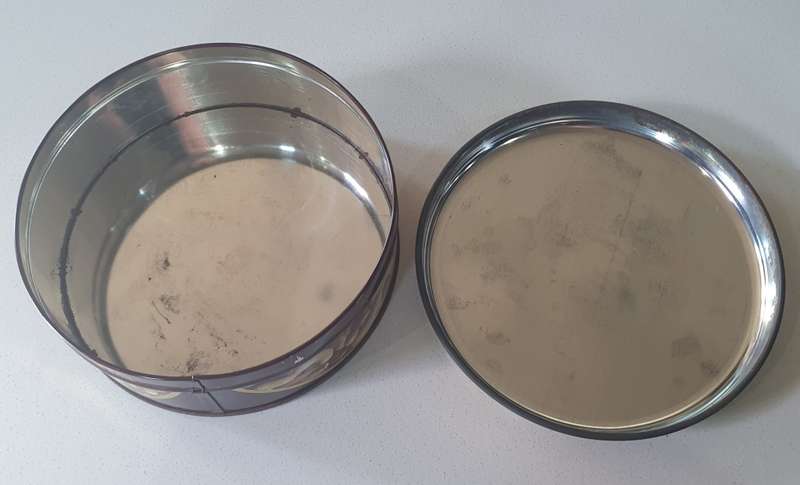 RIVIERA tin as per photos