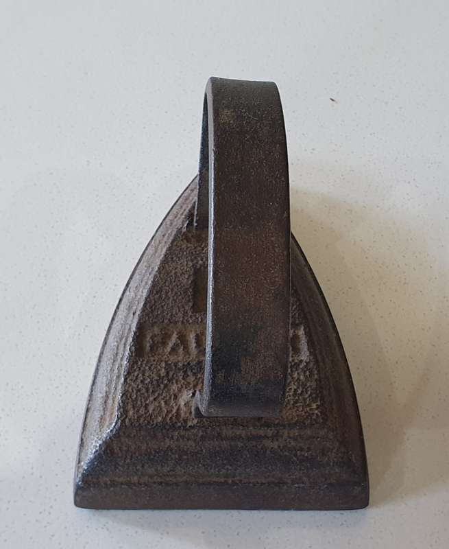 Vintage cast iron, coal stove clothing Sad Iron - FALKIRK no4 - as per photo