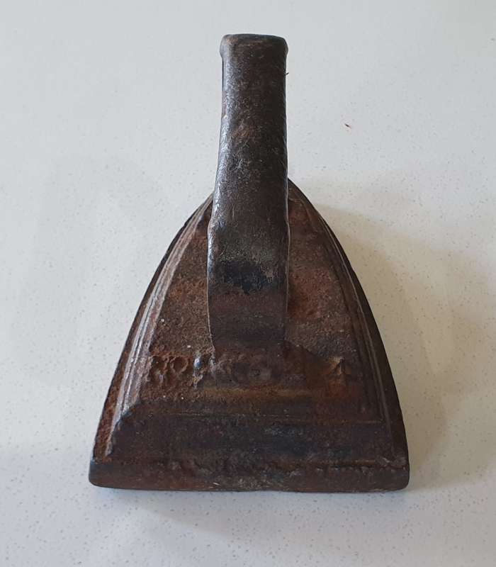 Vintage cast iron, coal stove clothing Sad Iron as per photo