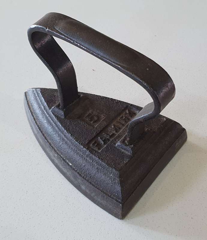 Vintage cast iron, coal stove clothing Sad Iron - FALKIRK no.5 - as per photo