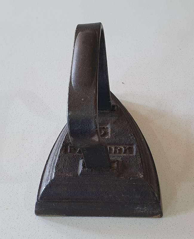 Vintage cast iron, coal stove clothing Sad Iron - FALKIRK no.5 - as per photo