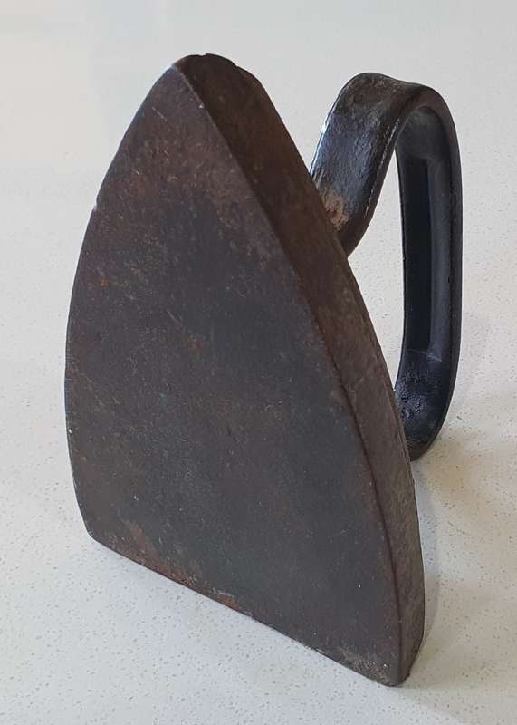 Vintage cast iron, coal stove clothing Sad Iron - FALKIRK no.5 - as per photo