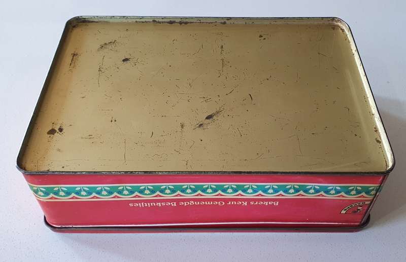 BAKERS biscuits tin as per photo