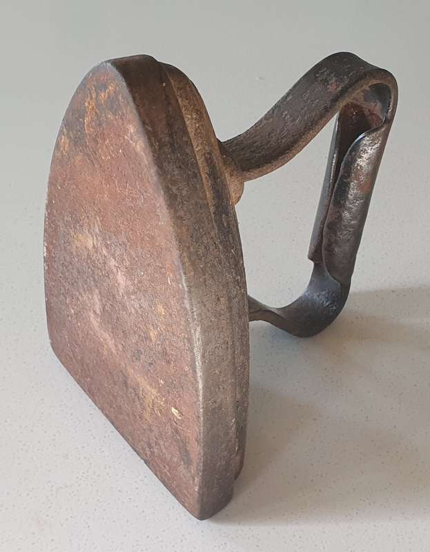 Vintage cast iron, coal stove 675 DEEPFIELDS No.6 clothing Sad Iron as per photo