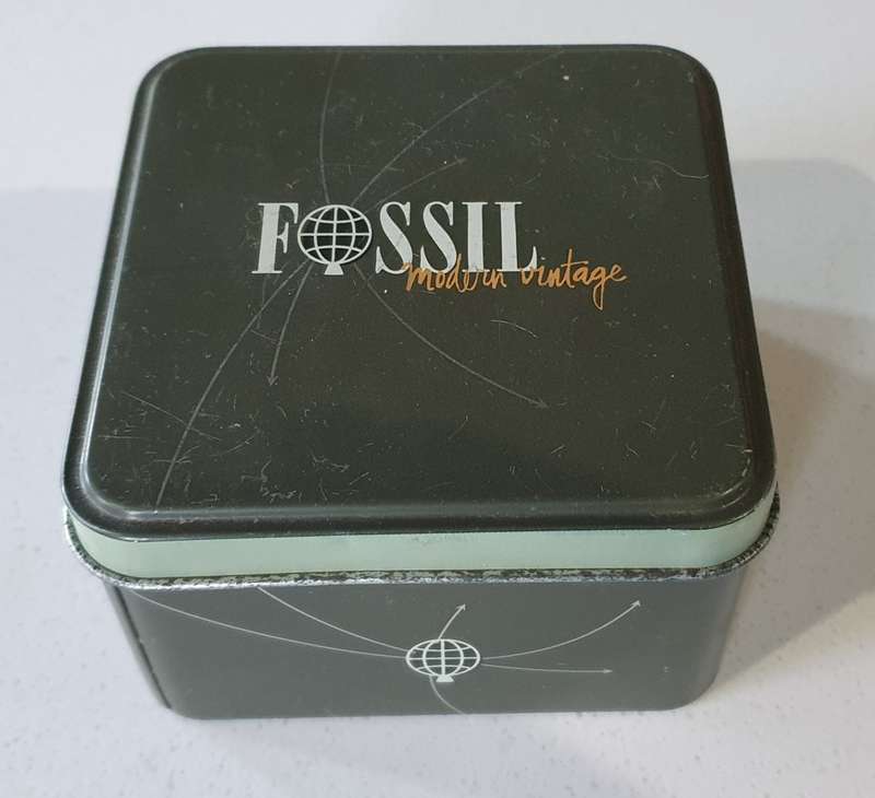 FOSSIL modern vintage tin as per photos