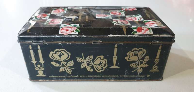 Vintage three rings product biscuit tin as per photos