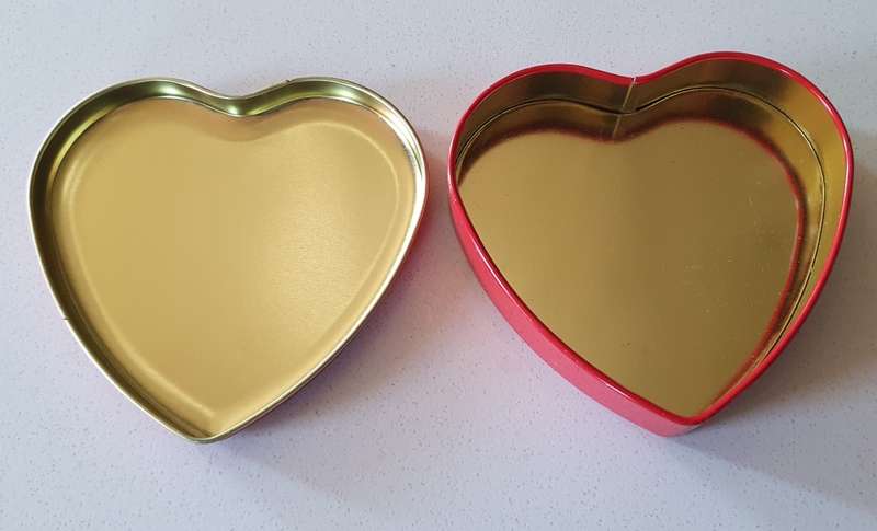 Woolworths HART milk chocolate tin as per photos