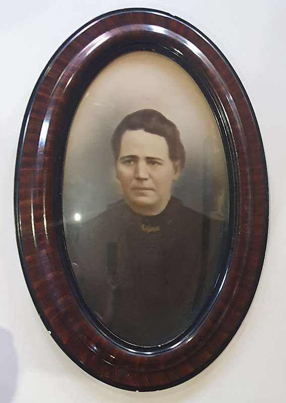 Vintage wooden frame with photo and curved glass as per photos