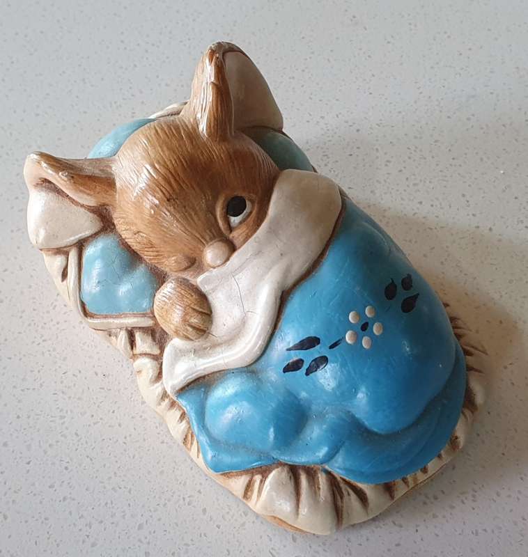 PENDELFIN hand painted stonecraft rabbit `PEEPS` made in England