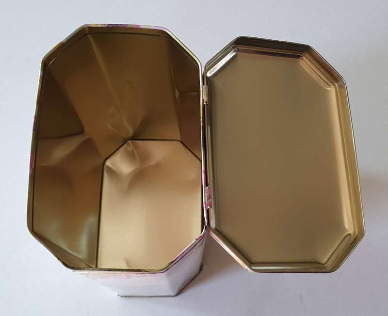 VINOLIA tin as per photos