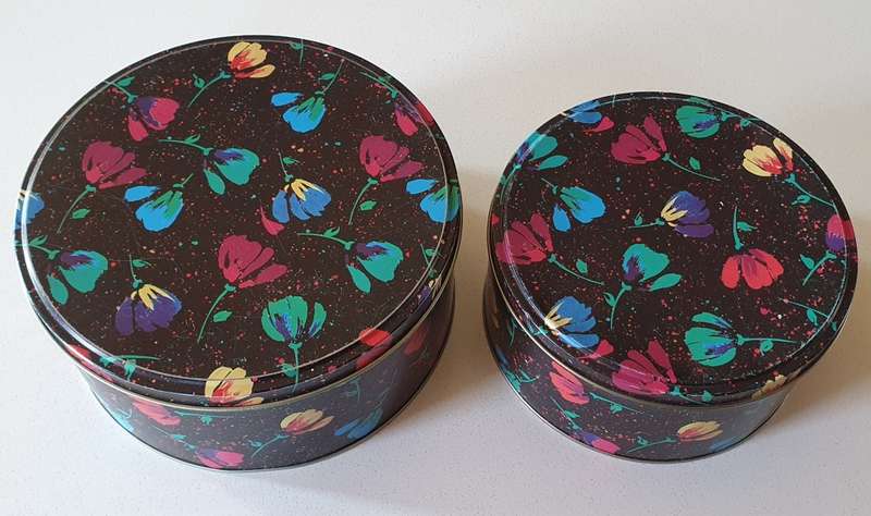 2 Round tins as per photos