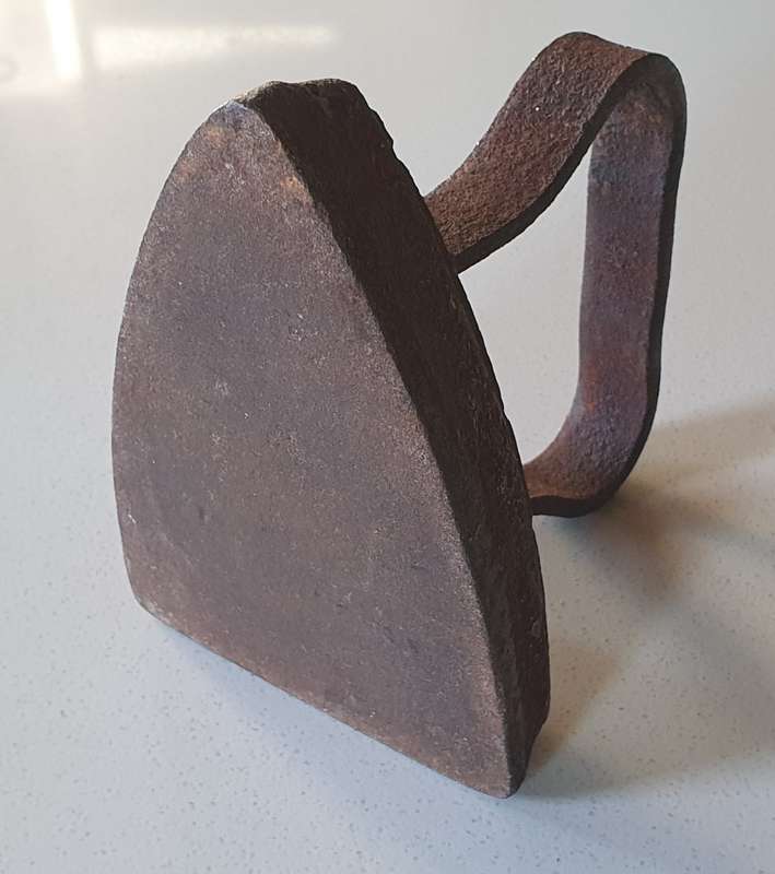 Vintage cast iron, coal stove no.3 RF clothing Sad Iron as per photo