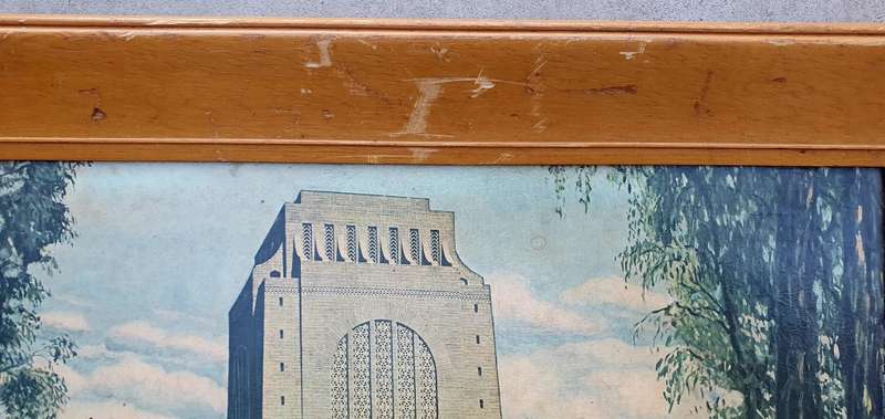 Vintage wooden frame with image of the 'VOORTREKKER MONUMENT' as per photos