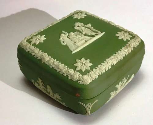 Wedgwood "box" - CLEARANCE SALE       (#7)
