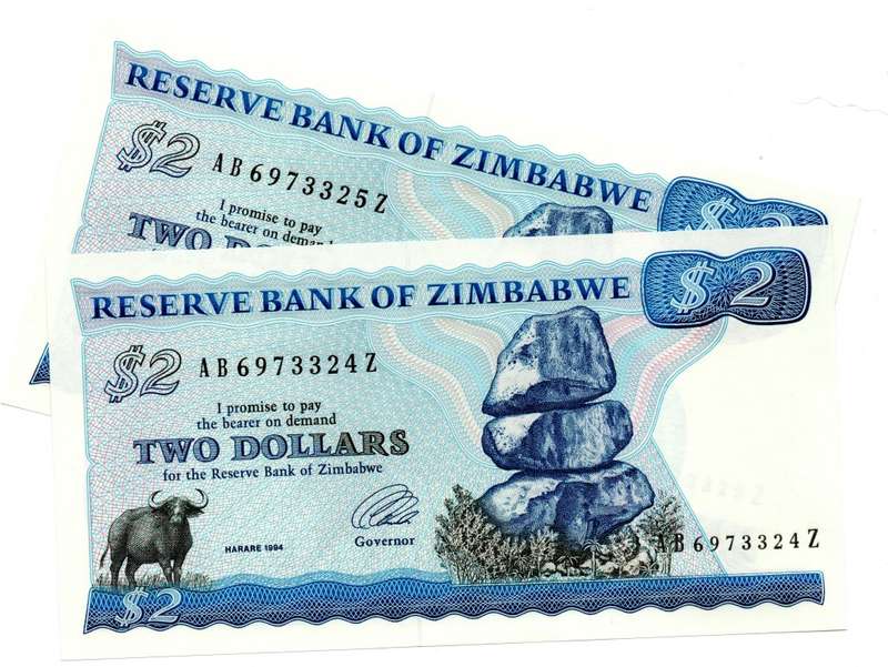 2 x Consecutive 1994 Zimbabwe $2`s Type A (Short Neck Watermark) Signature 3 `AB6973324 to AB6973325