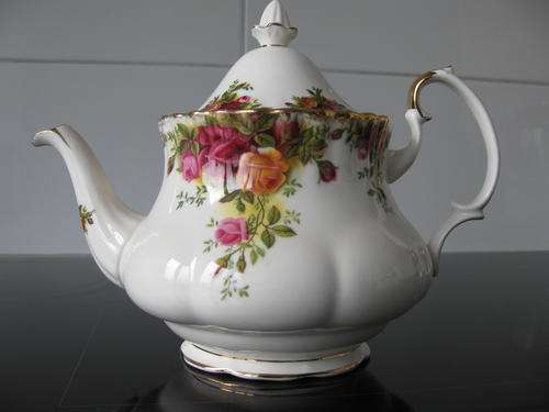 Royal Albert Old Country Rose Teapot