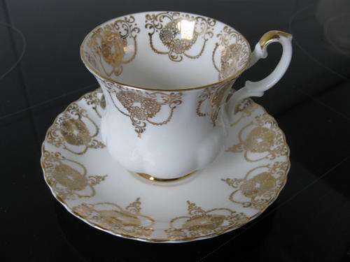 Royal Albert Coffee Duo-Gold & White