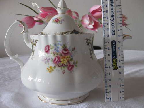 Royal Albert Berkeley Medium Teapot