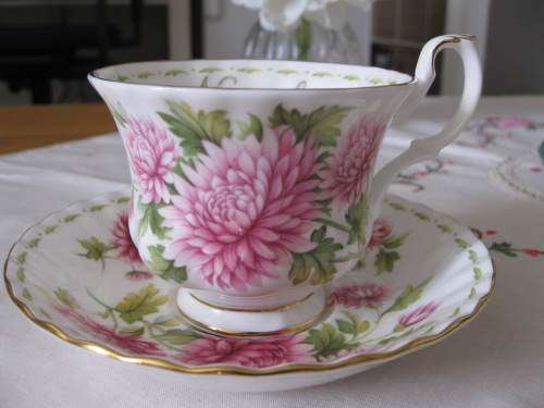 Royal Albert Flower of the Month November Tea duo