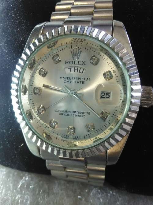 REPRODUCTION ROLEX UP FOR GRABS