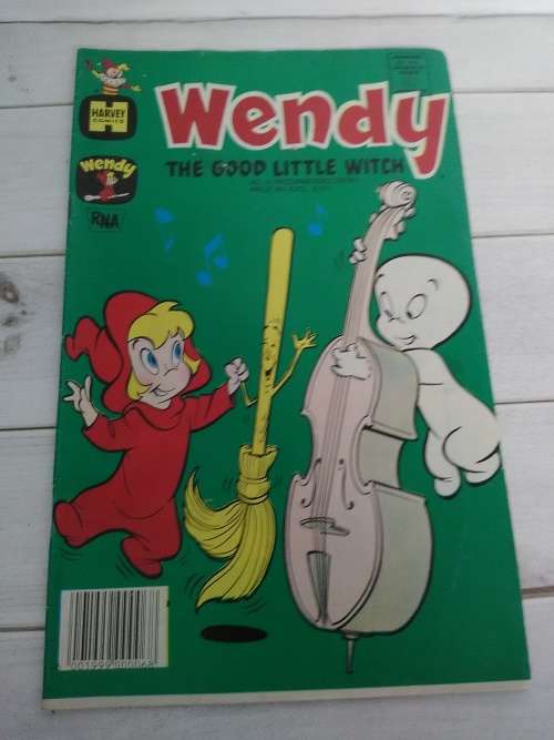 RARE VINTAGE COMIC BOOKS !! AND SEALED TAPE OF BUCKS BUNNY !!!