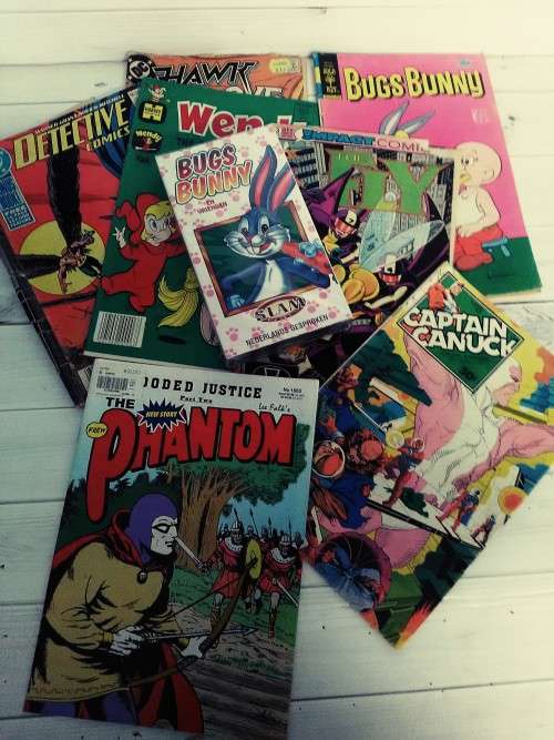 RARE VINTAGE COMIC BOOKS !! AND SEALED TAPE OF BUCKS BUNNY !!!