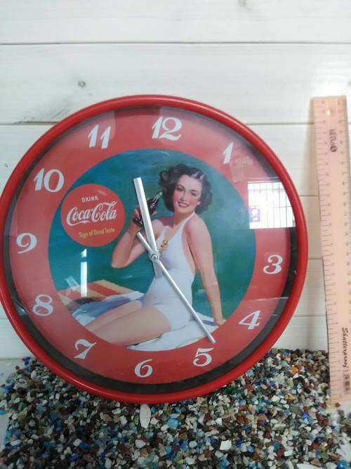 COCA COLA CLOCK IN WORKING CONDITION.