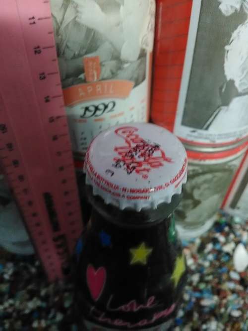 COCA COLA BOTTEL - DELIGHTFUL - COLLECTERS ITEM !!