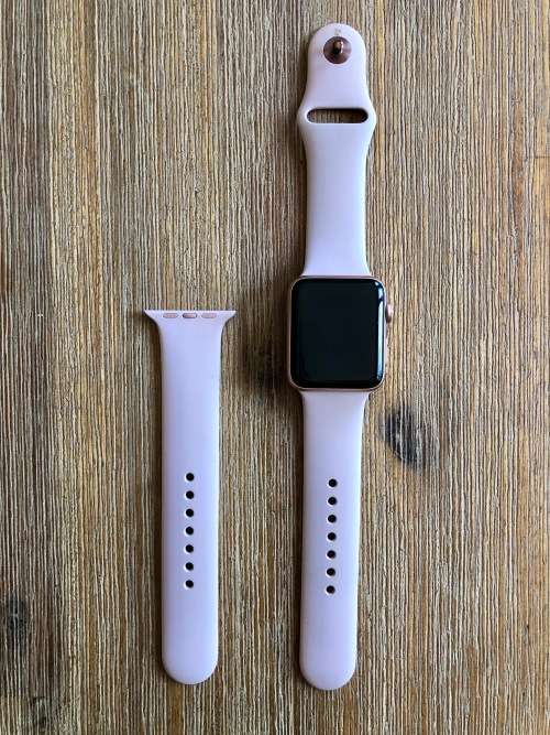 Apple Watch Series 3 - 42 mm Pink Sand Aluminium with Pink Sports Band