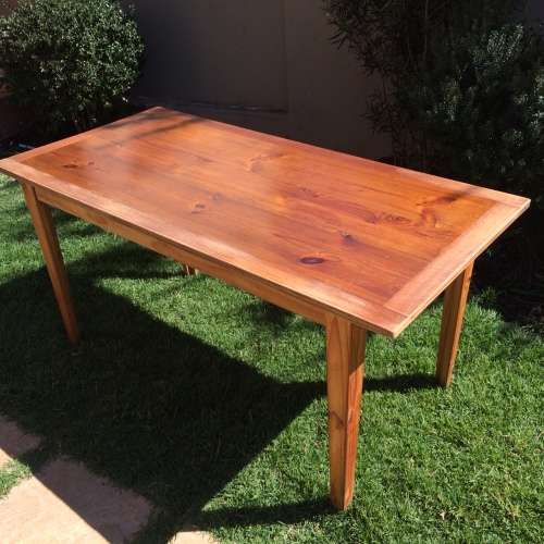 Wood table, perfect for shabby chic overhaul