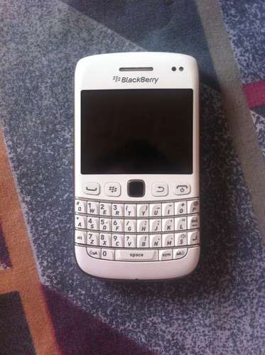 Blackberry Bold 9790 (White)
