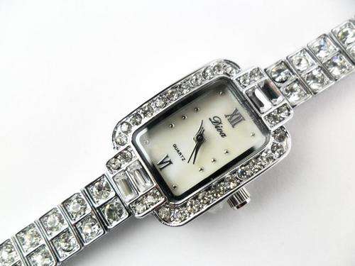Fashionable Quartz Lady's Watch