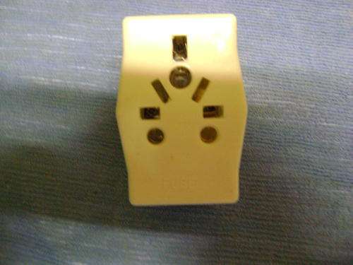 International Plugs to SA 3-Pin Plug Adaptor