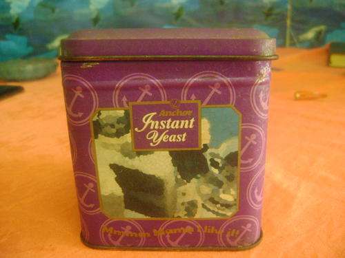 ANCHOR YEAST TIN