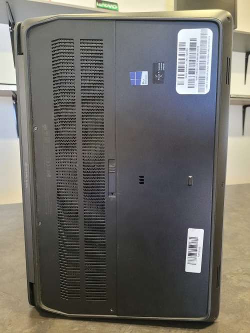 8gb Nvidia g/card!*HP ZBOOK 17 G3*i7-6820HQ*NVIDIA QUADRO M5000M*16GB RAM*512GB SSD*FHD*B&O SOUND*